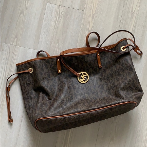 Michael Kors Bag - Picture 8 of 11